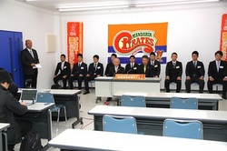 20150126新入団選手会見 - 01.jpg